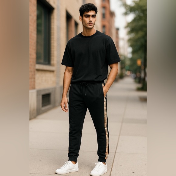 Burberry Check Cotton Sweatpants in Black - Picture 3 of 4